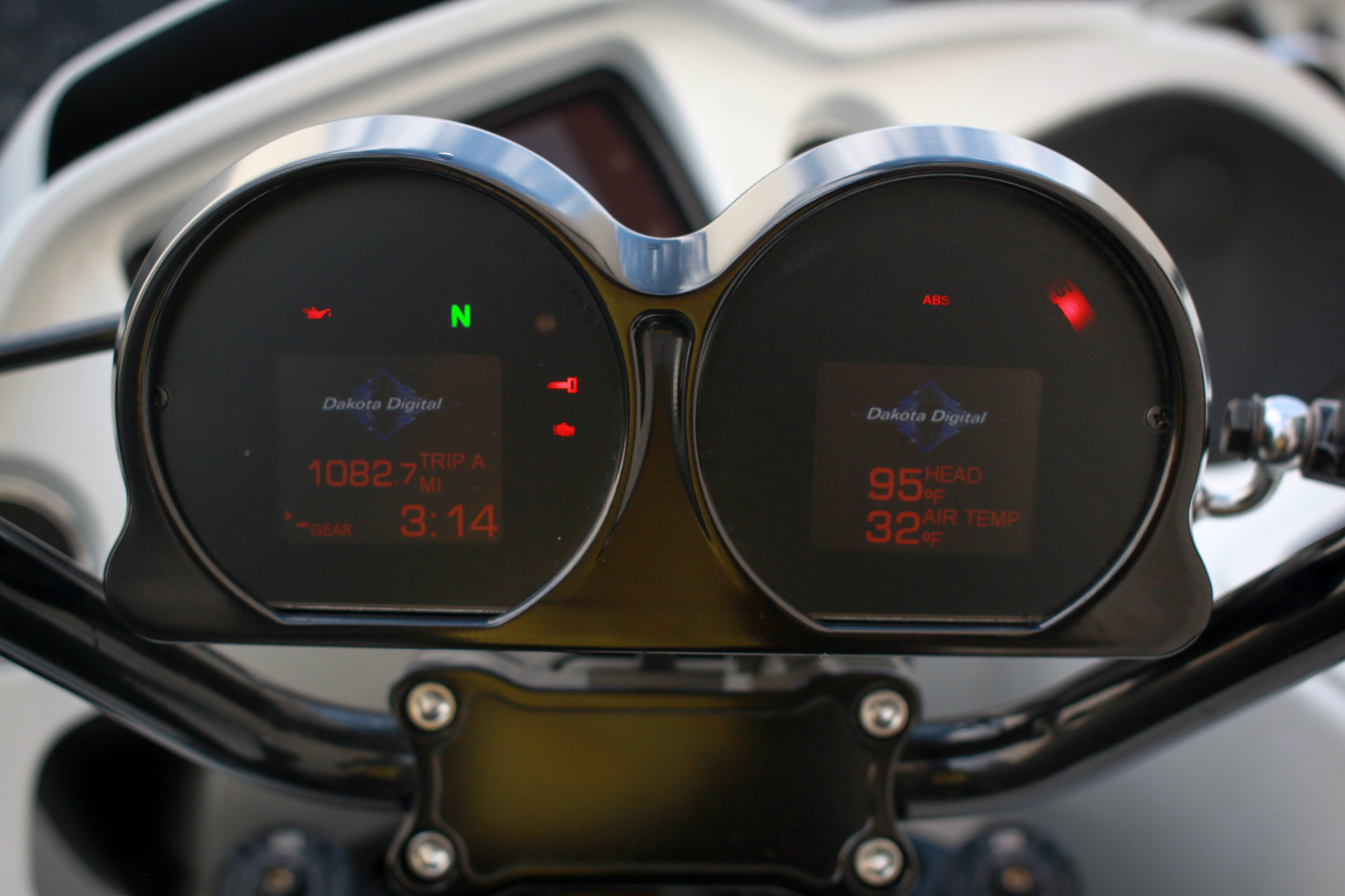 Speed-Kings Cycle, Speed-Kings Aniston Road Glide Gauge Bezel